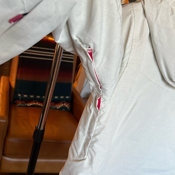 Roxy- Snowboard Jacket - Picture 9 of 11